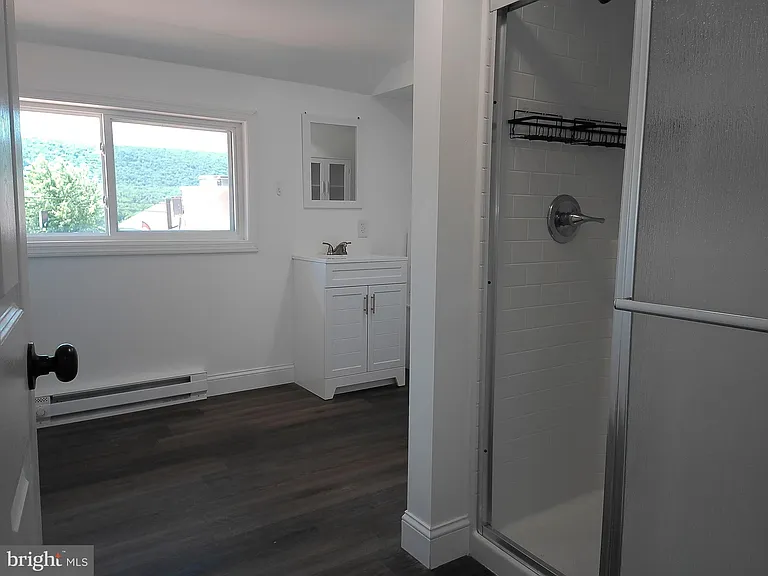 640 E Chestnut St #1 — Photo 8