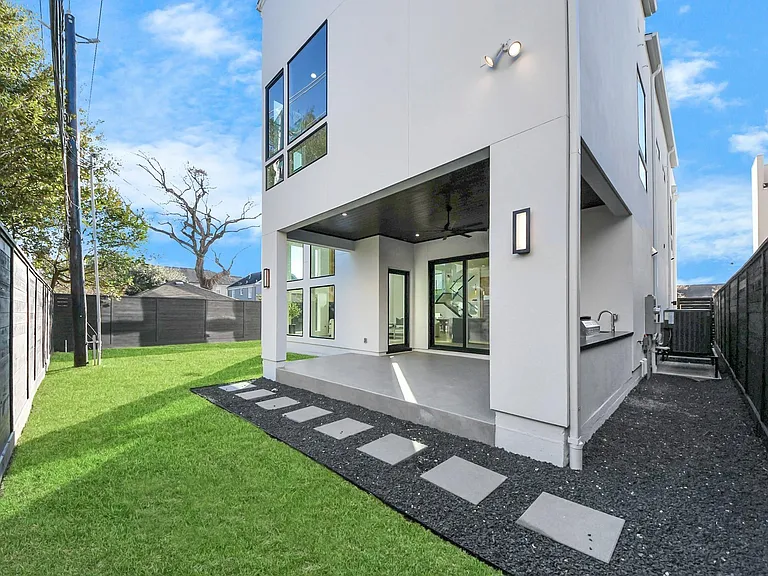 2232 Swift Blvd — Photo 37