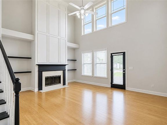 2nd image of 3538 Old Towne Ln