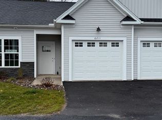 6211 Blossom Rdg, Ontario, NY 14519