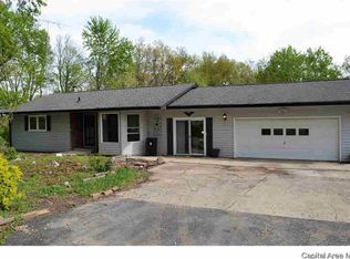 1943 Baldwin Rd, Jacksonville, IL 62650