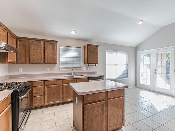 5th image of 1310 Forbes Dr