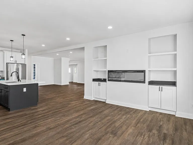 413 Weston Park — Photo 18