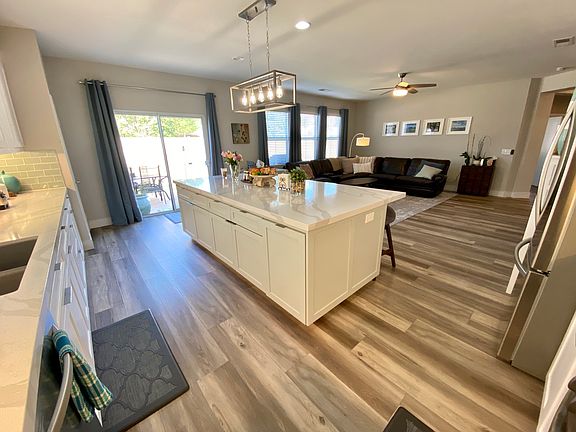 Double-sided island cabinets
