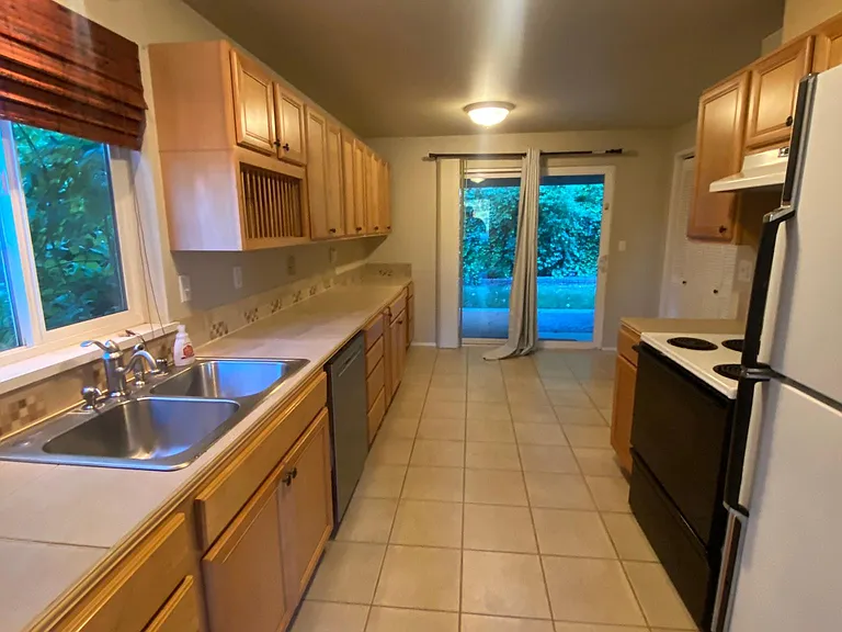 1452 Rainier Dr #1 — Photo 3