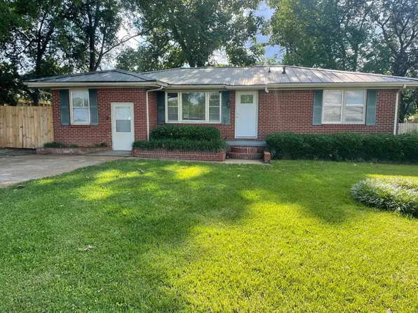 101 Monroe Dr, Tuscumbia, AL 35674