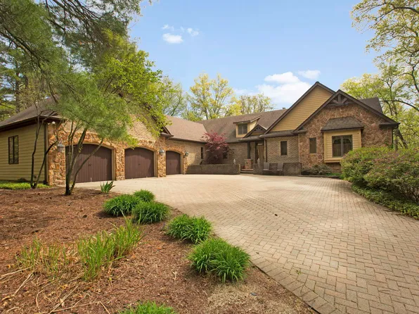 15214 Shamrock Ln, Woodstock, IL 60098