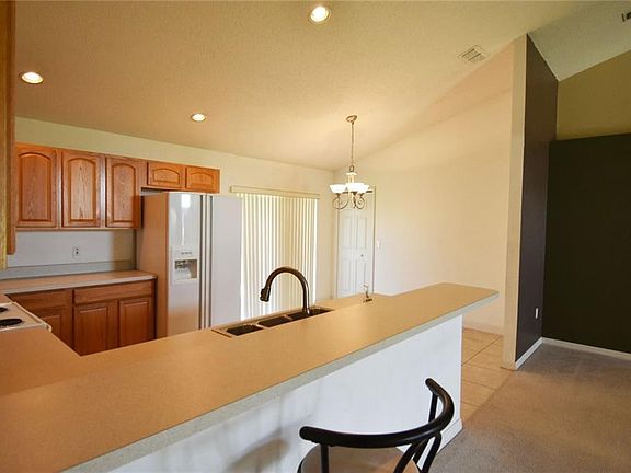 5th image of 1570 Puritan St