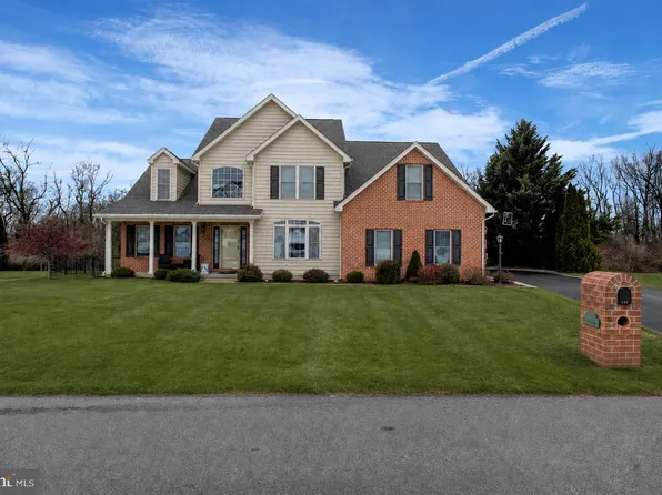 108 N Blackberry Ln, Fayetteville, PA 17222
