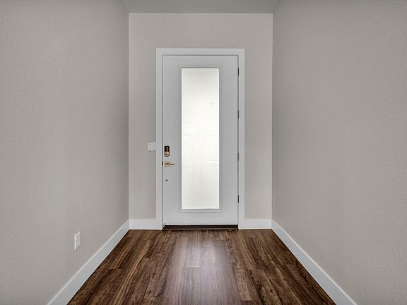 3rd image of 1733 Tipton Peak St