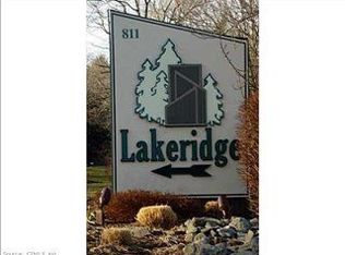 9 Stonegate Rd, New Hartford, CT 06057