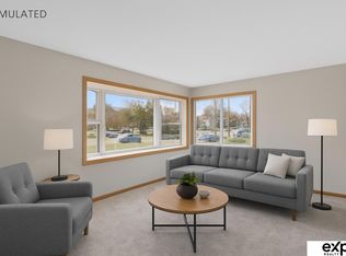 5517 Pioneers Blvd, Lincoln, NE 68516