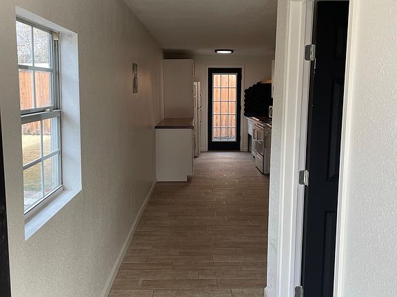 2nd image of 811 W Louisiana Ave