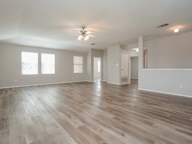 1625 Grassy View Dr — Photo 11