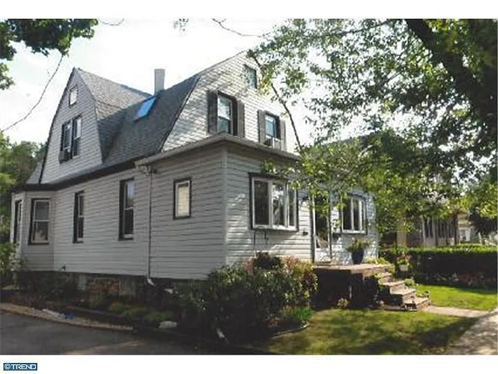209 S Madison Ave photo 1