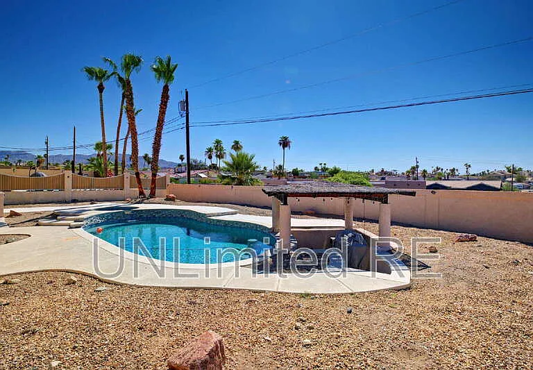 304 Acoma Blvd S — Photo 24