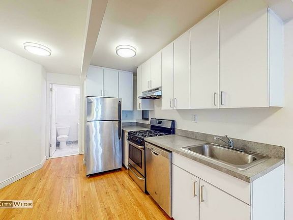 2nd image of 230 E 89th St #7