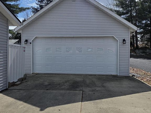 5th image of 9406 Adams Rd