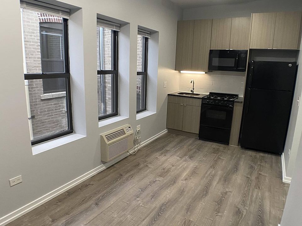 1st image of 4876 N Magnolia Ave #213