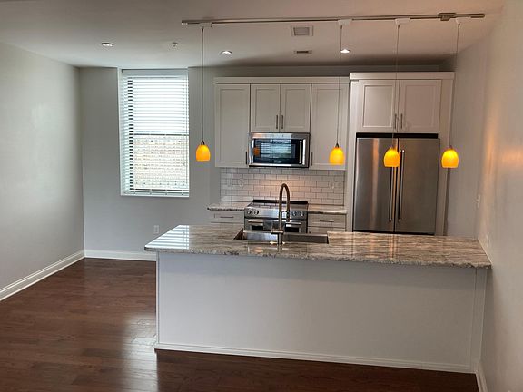 2nd image of 115 Willow Ave #403