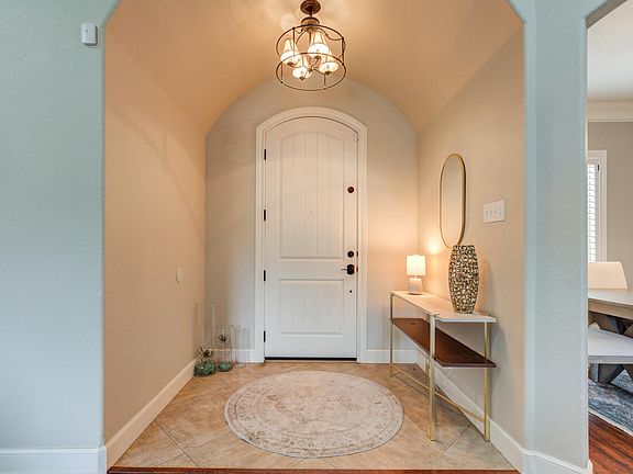 3rd image of 6020 85th St