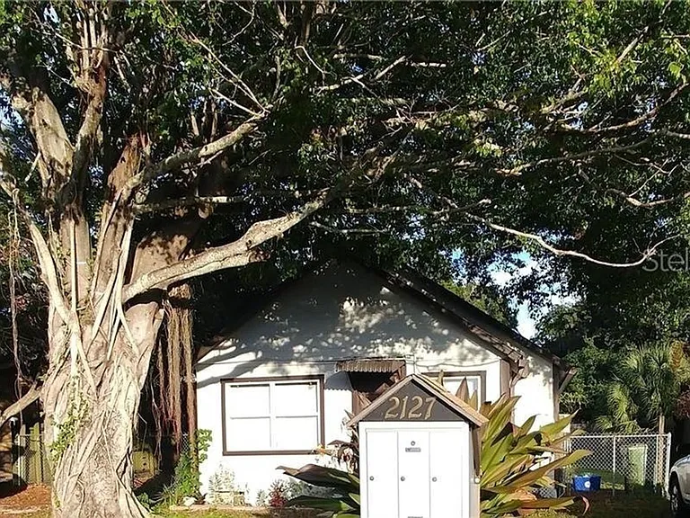GC984 — Photo 1