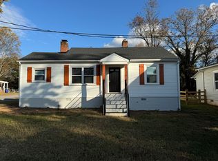 4328 Country Club Rd, Winston Salem, NC 27104