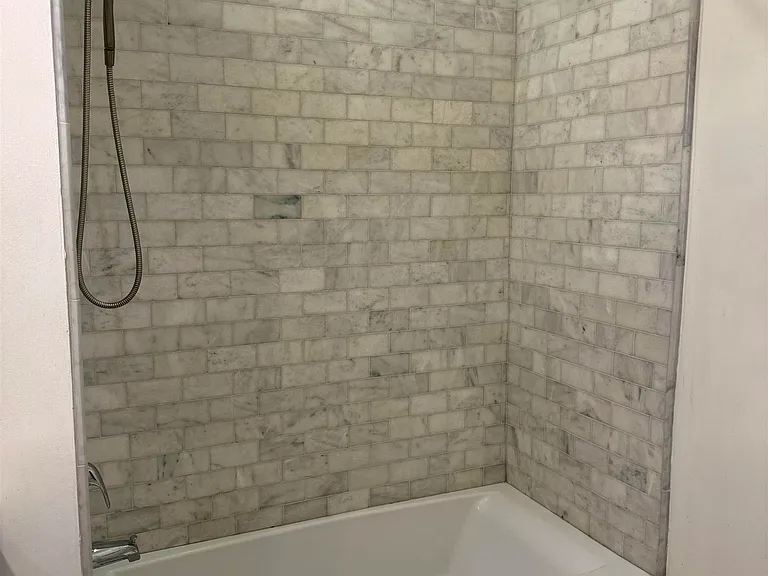 305 Whiton St #103 — Photo 11