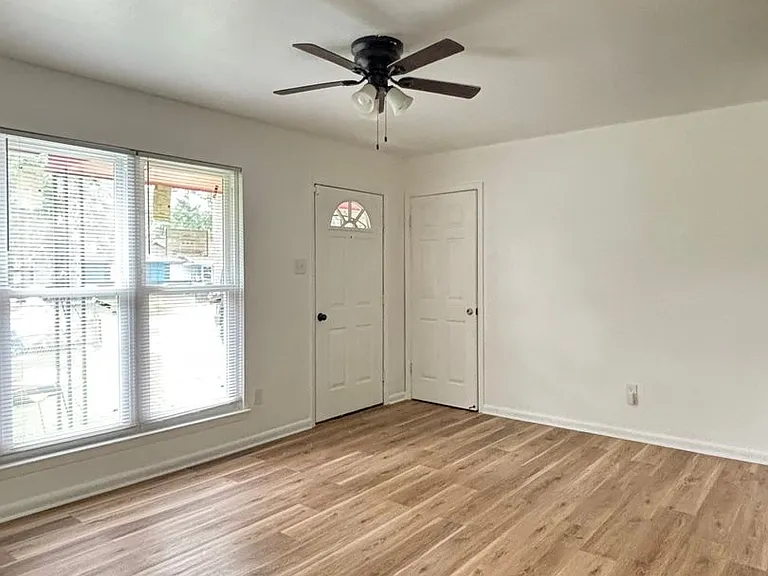 3406 Arapaho Trl — Photo 3