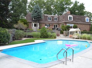 6 Battle Ridge Trl, Totowa, NJ 07512