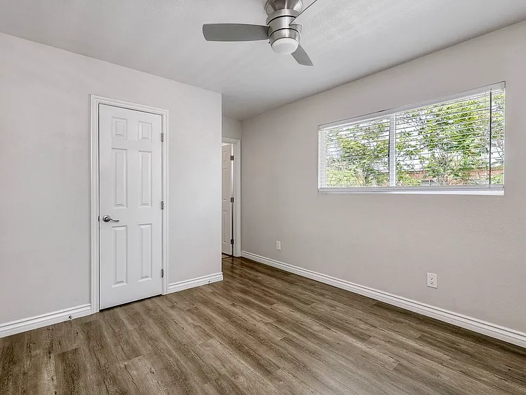 2727 G St #1/2 — Photo 6