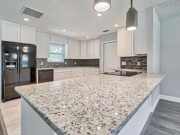 3rd image of 3127 Cormorant Dr