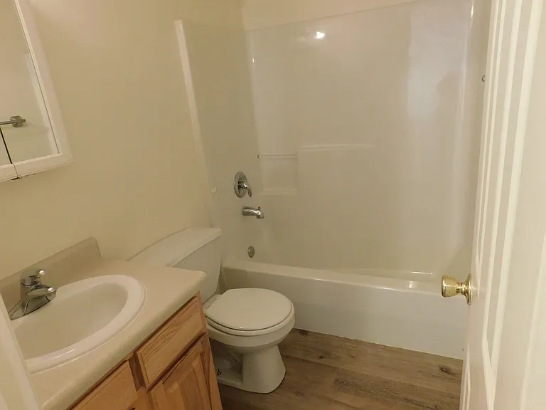 424 Pendleton St — Photo 11