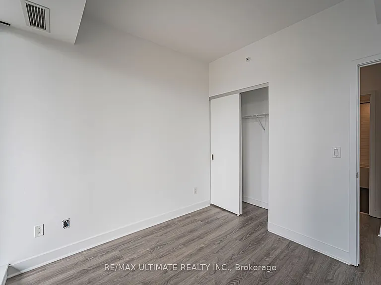 32 Camden St #906 — Photo 25
