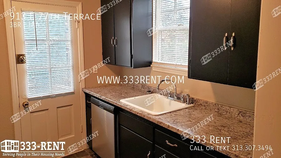 Get ready to fall in love with this lovely house! — Photo 4