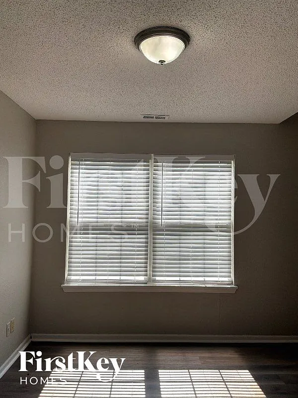 3 bed, 2.5 bath, 1522 sqft, $1,795 — Photo 4