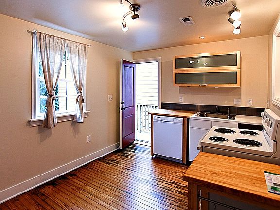 4th image of 404 N 27th St
