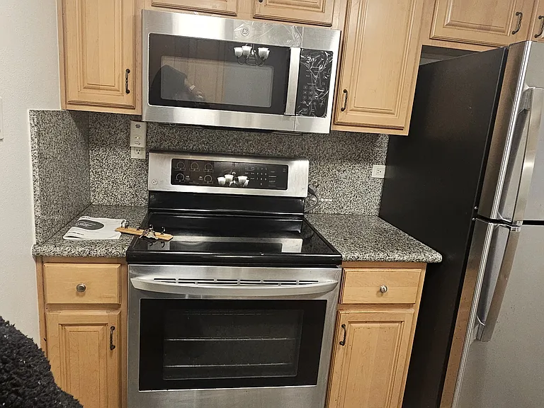 5516 Roundtree Dr #E — Photo 24