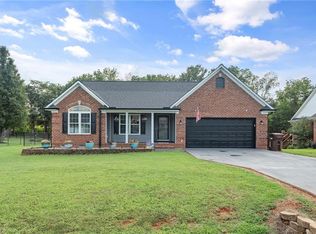 2461 Farrell Rd, Mebane, NC 27302