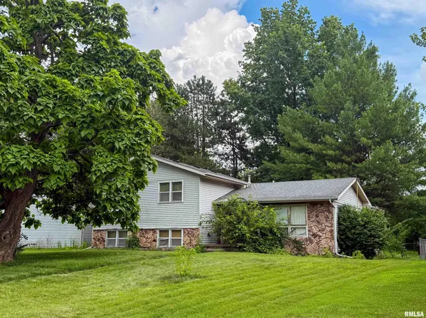 716 N Trade Wind Dr, Peoria, IL 61604