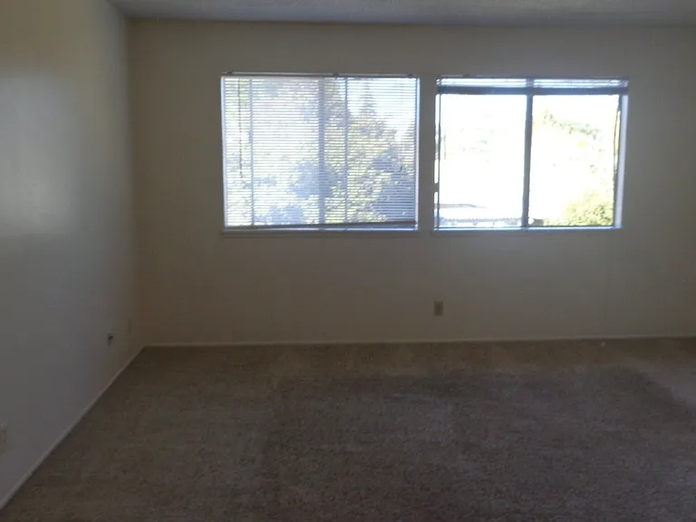 1119 Casita Dr #4 — Photo 2