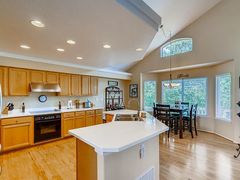 10266 Jill Ave — Photo 5