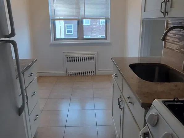 (undisclosed Address), Oceanside, NY 11572