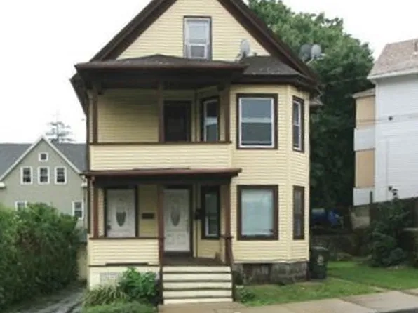 48 Moore Avenue, New London, CT 06320