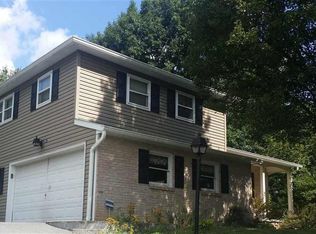 829 Nesbit Dr, Carlisle, PA 17013