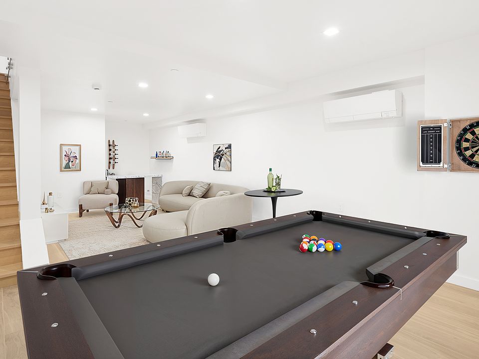 1st image of 410 W 47th St APT 1