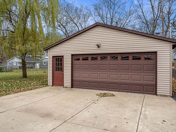 5th image of 1724 S Willard Ave