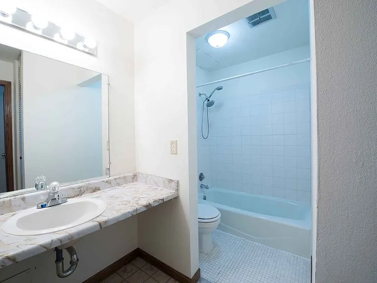 1311-1315 Fleetfoot Dr — Photo 9