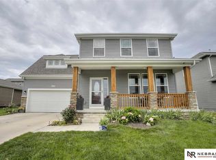 10212 Rosewater Pkwy, Bennington, NE 68007