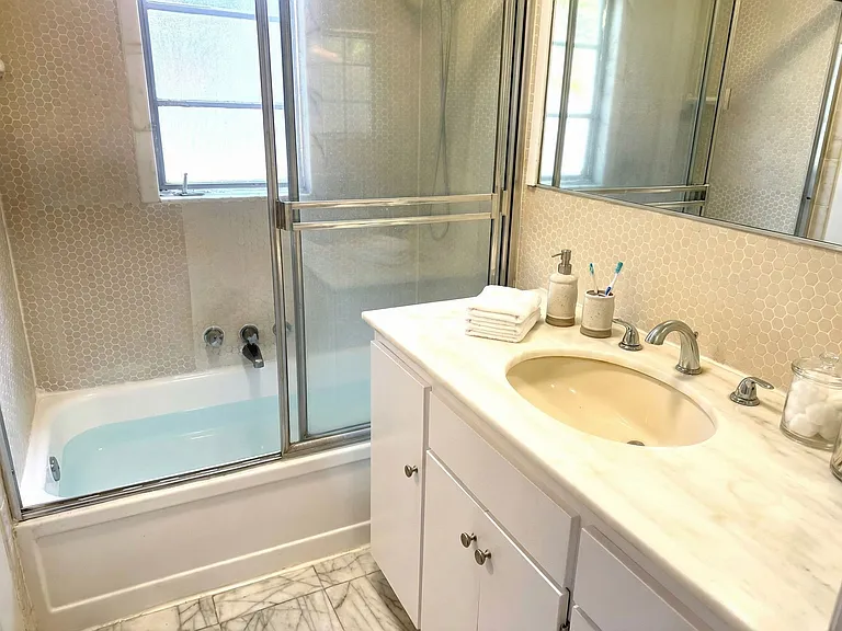 1436-1450 Laurel Ave. Los Angeles, CA 90046 — Photo 9